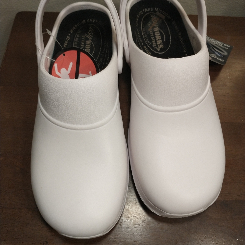 Easy work by easy Street Women Slip on Resistant, Oil Resistant Whit Shoe Size8
